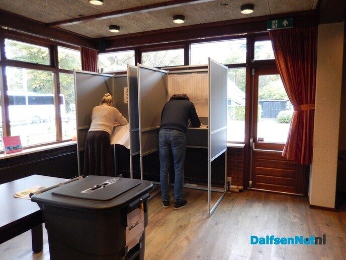 Stemmen ook in Hessum - Foto: Willy