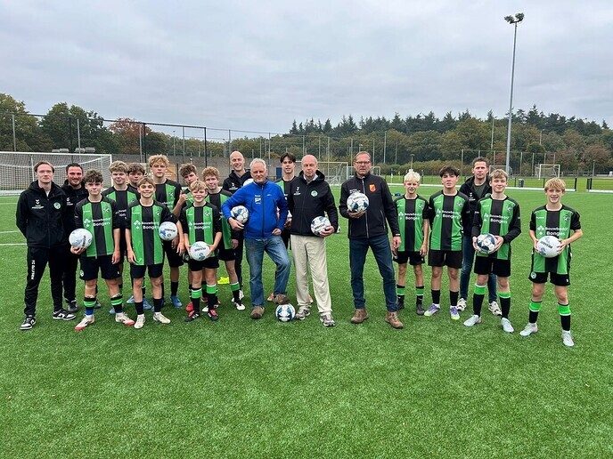 Wat is voetbal zonder ballen?  - Foto: Gruune Jopie