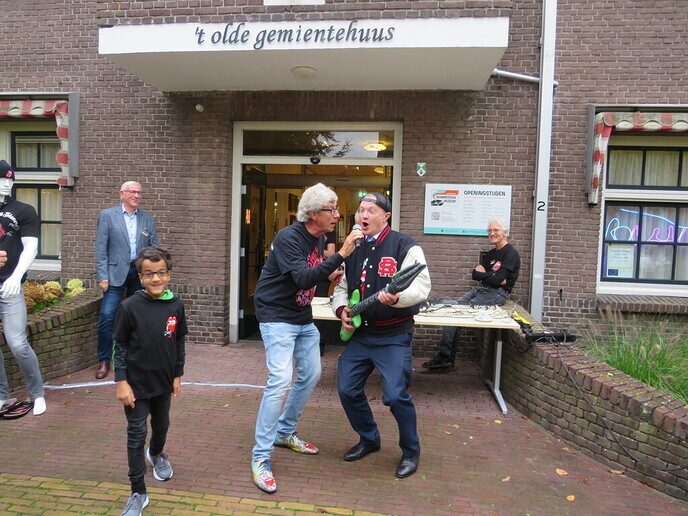Burgemeester geeft rockend startsein voor expositie Rolling Stones - Foto: Ingezonden foto