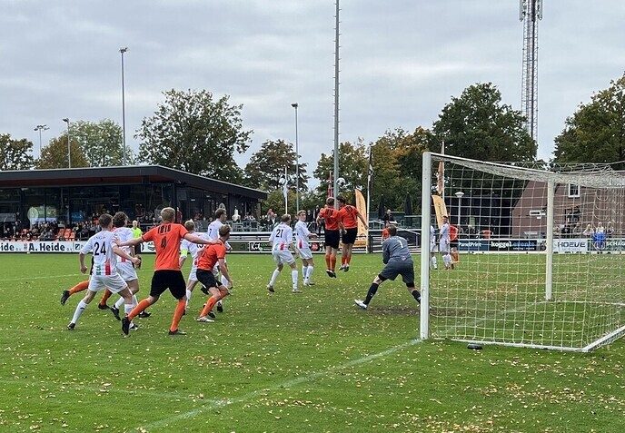 S.V. Nieuwleusen kansloos ten onder - Foto: Ingezonden foto