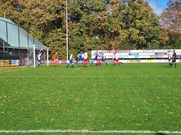 Hoonhorst komt tekort tegen Haarle - Foto: Ingezonden foto