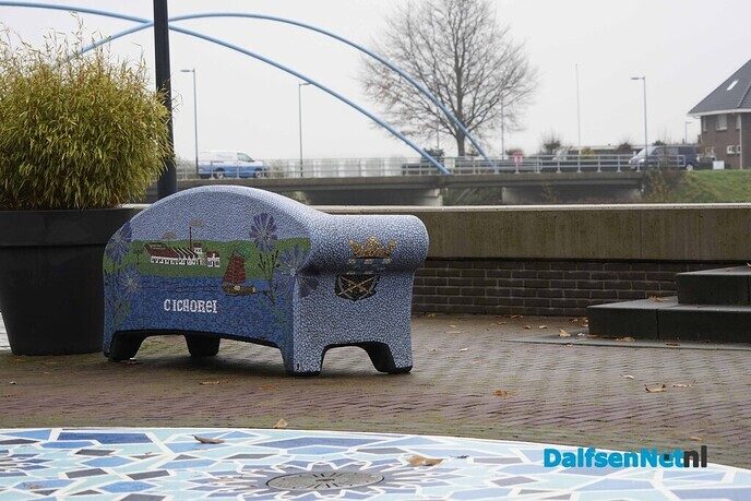 Dalfser Mozaiekbank is verplaatst - Foto: Paul Scholten