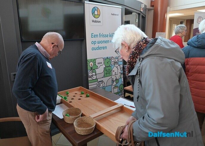 Een drukte van belang bij de bazaar van Rosengaerde - Foto: Johan Bokma
