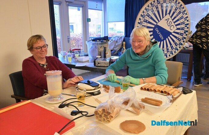 Een drukte van belang bij de bazaar van Rosengaerde - Foto: Johan Bokma