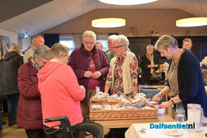 Een drukte van belang bij de bazaar van Rosengaerde - Foto: Johan Bokma