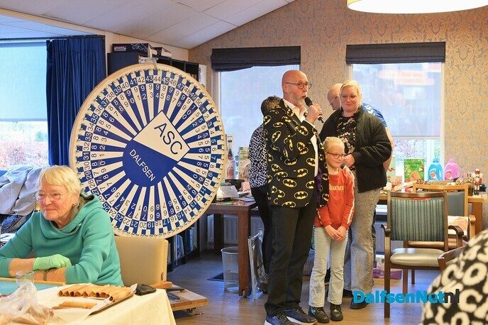 Een drukte van belang bij de bazaar van Rosengaerde - Foto: Johan Bokma