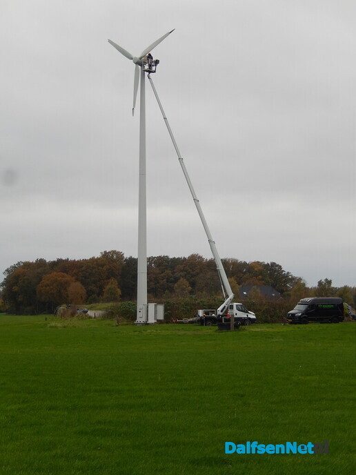 Met de klus moet je geen hoogtevrees hebben - Foto: Willy
