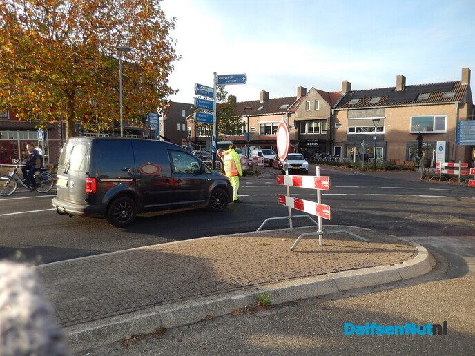 De wegenbouwers met groot materiaal in Dalfsen - Foto: Willy