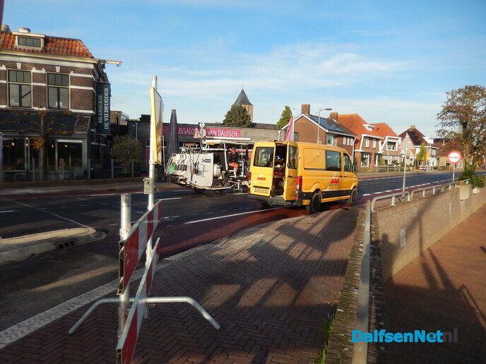 De wegenbouwers met groot materiaal in Dalfsen - Foto: Willy