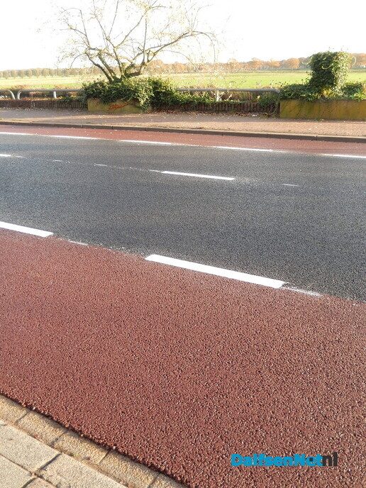 De wegenbouwers met groot materiaal in Dalfsen - Foto: Willy