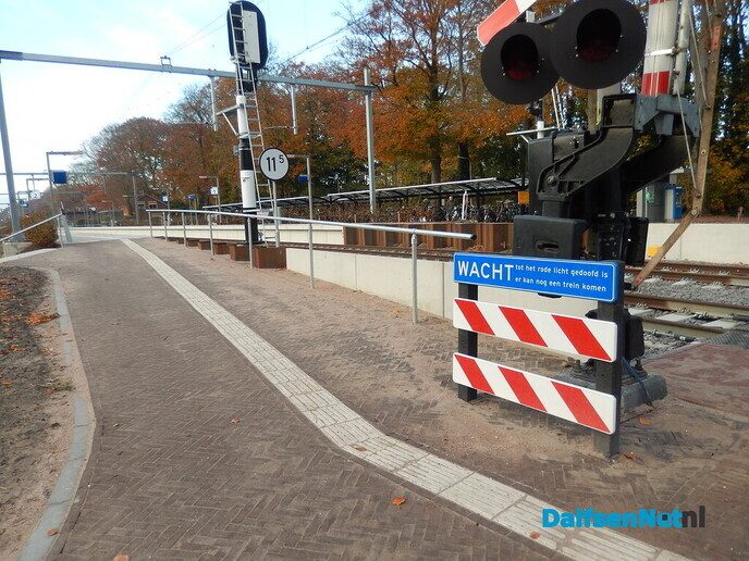 Wat is het station Heino mooi geworden - Foto: Willy