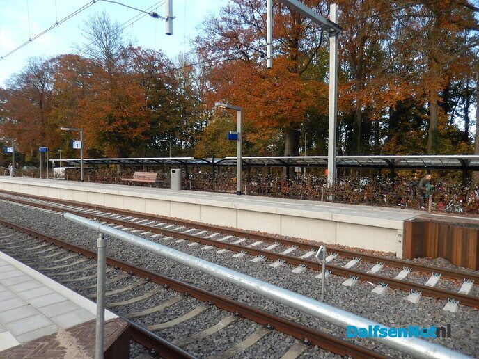 Wat is het station Heino mooi geworden - Foto: Willy