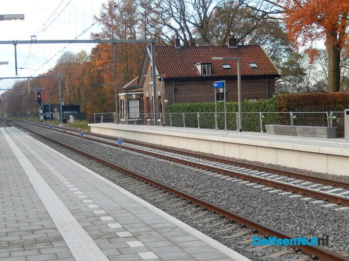 Wat is het station Heino mooi geworden - Foto: Willy