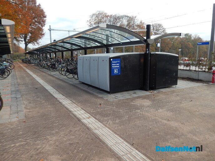 Wat is het station Heino mooi geworden - Foto: Willy