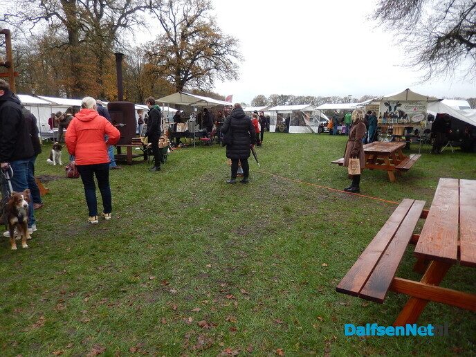 Het was weer een gezellige markt in Vilsteren - Foto: Willy