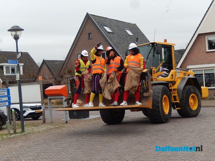 Warm welkom Sinterklaas in Hoonhorst, ondanks de kou - Foto: Willy
