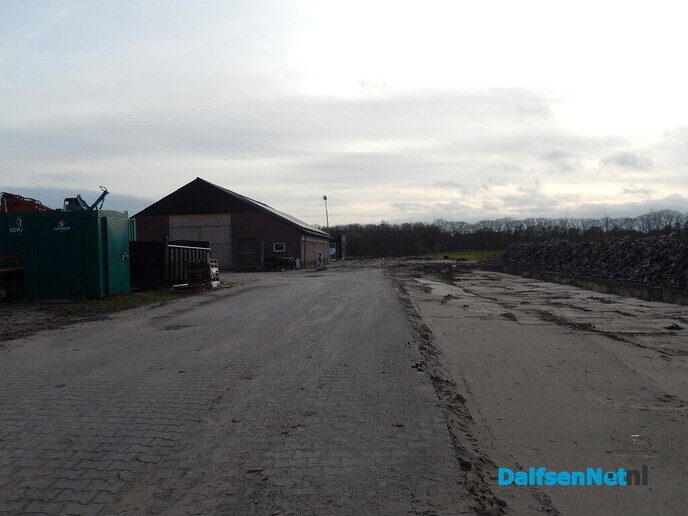 Enorm veel animo met helpen planten bij aanleg voedselbos - Foto: Willy