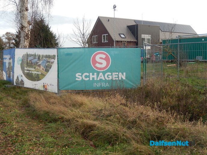 Enorm veel animo met helpen planten bij aanleg voedselbos - Foto: Willy