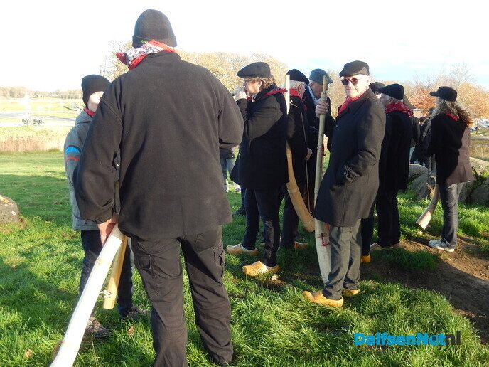 Midwinterhoornblazers in Dalfsen zijn weer actief - Foto: Willy