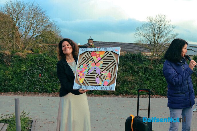 “Verbinding heeft overwonnen”, feestelijk wordt het AZC van Dalfsen geopend - Foto: Art de Ruiter