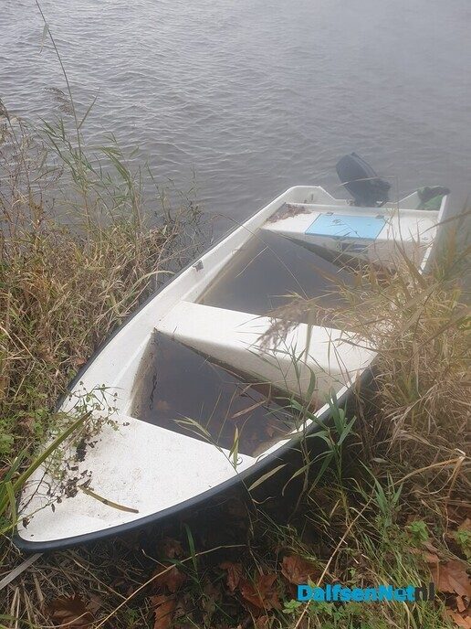 Vergeten bootje! - Foto: Ingezonden foto