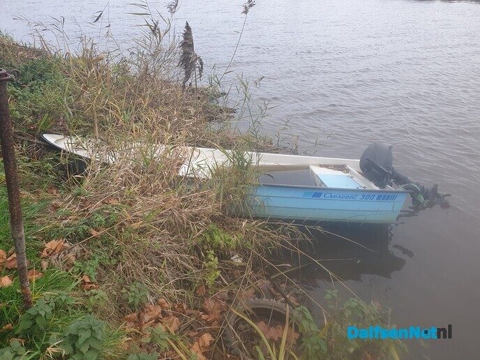 Vergeten bootje! - Foto: Ingezonden foto