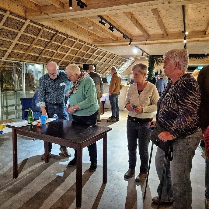 Sjoelen, schieten en blikgooien, het kon niet op gisteravond - Foto: Femmie Smink