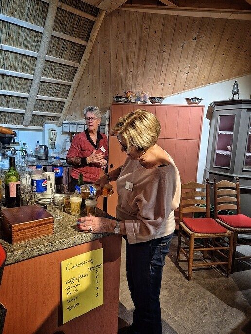 Sjoelen, schieten en blikgooien, het kon niet op gisteravond - Foto: Femmie Smink