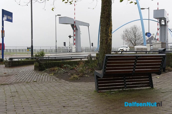 Bankje(s) bij Vechtbrug - Foto: Paul Scholten