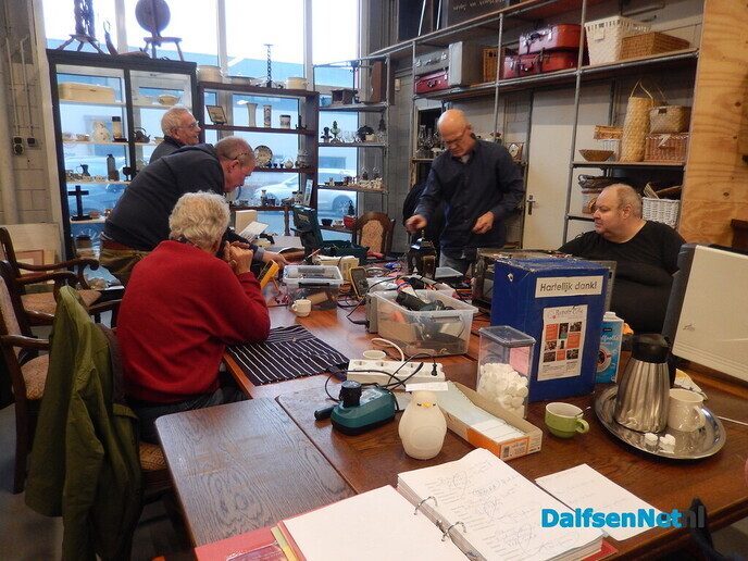Laatste repaircafé dit jaar: vandaag geld in versnipperraar - Foto: Willy