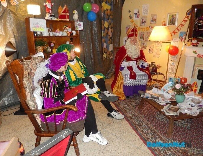 Dalfsennet mocht vanmiddag het huis van Sinterklaas zien - Foto: Willy