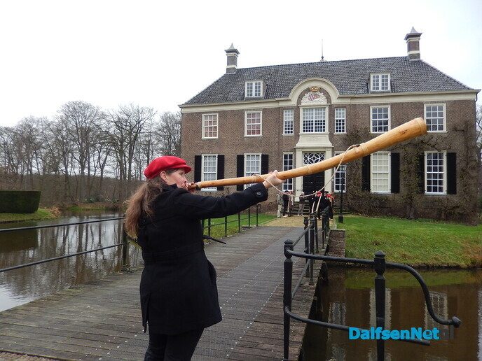 De Dalfser midwinterhoornblazers waren weer actief - Foto: Willy