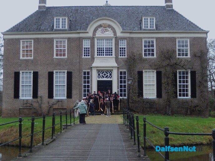 De Dalfser midwinterhoornblazers waren weer actief - Foto: Willy