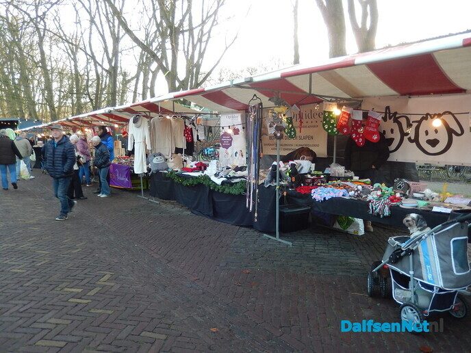 Zeer sfeervolle kerstmarkt in Nieuwleusen (serie foto’s) - Foto: Willy