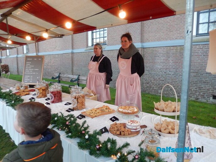 Zeer sfeervolle kerstmarkt in Nieuwleusen (serie foto’s) - Foto: Willy