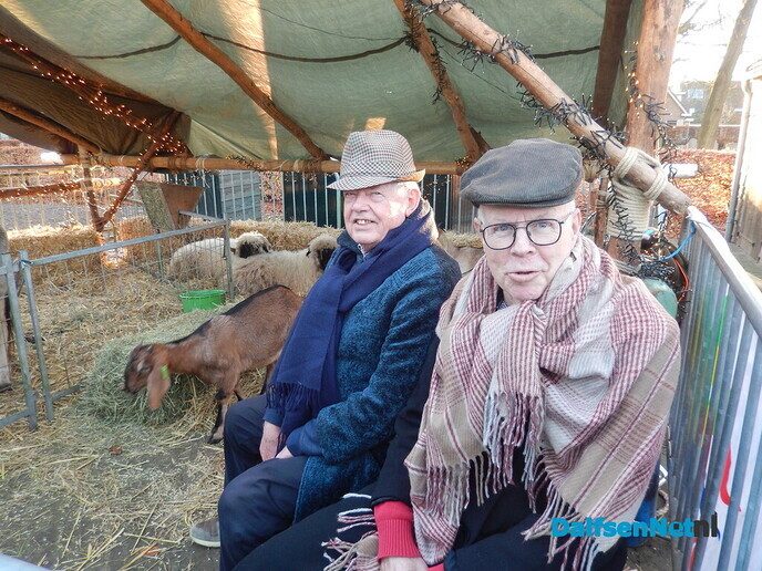 Zeer sfeervolle kerstmarkt in Nieuwleusen (serie foto’s) - Foto: Willy