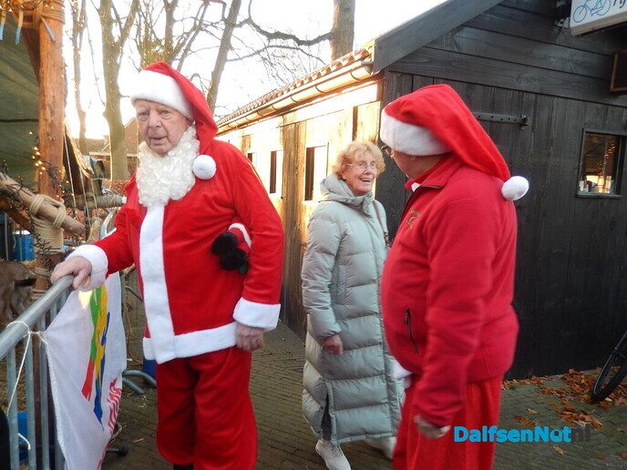 Zeer sfeervolle kerstmarkt in Nieuwleusen (serie foto’s) - Foto: Willy