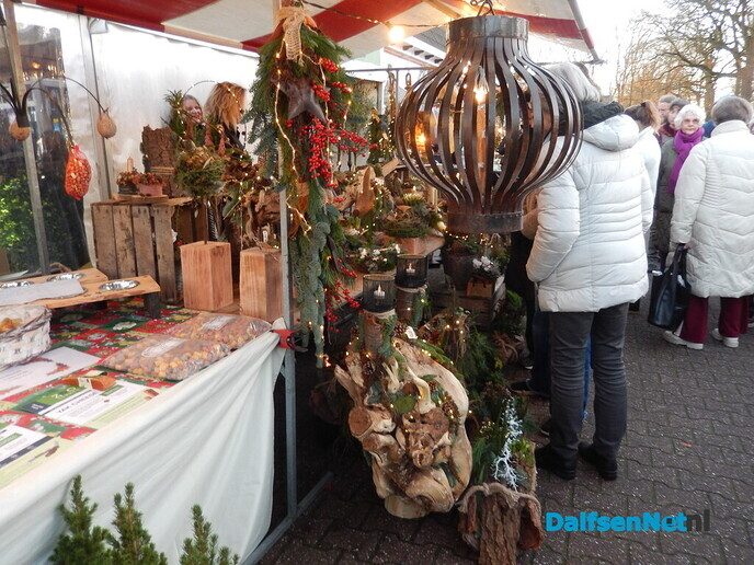 Zeer sfeervolle kerstmarkt in Nieuwleusen (serie foto’s) - Foto: Willy