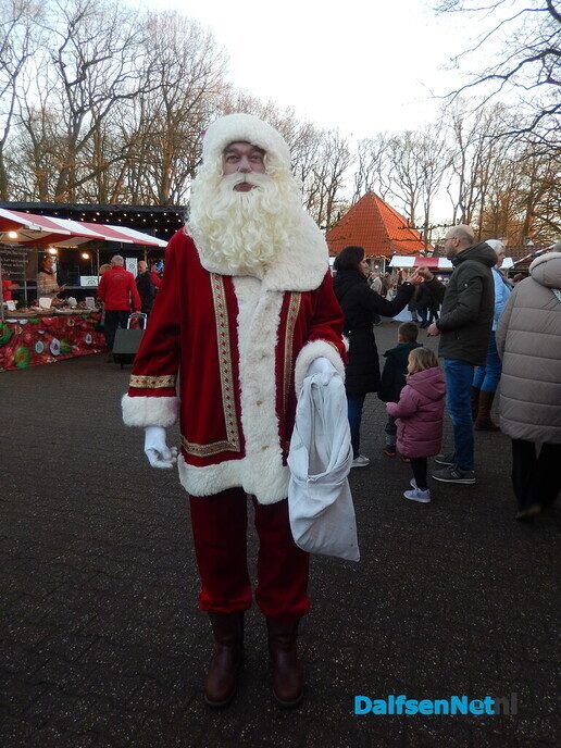 Zeer sfeervolle kerstmarkt in Nieuwleusen (serie foto’s) - Foto: Willy
