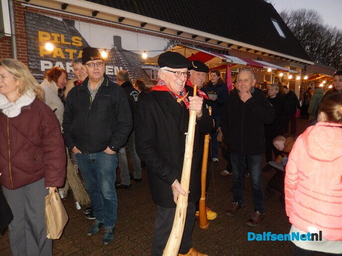 Zeer sfeervolle kerstmarkt in Nieuwleusen (serie foto’s) - Foto: Willy
