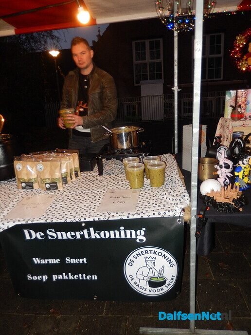 Zeer sfeervolle kerstmarkt in Nieuwleusen (serie foto’s) - Foto: Willy