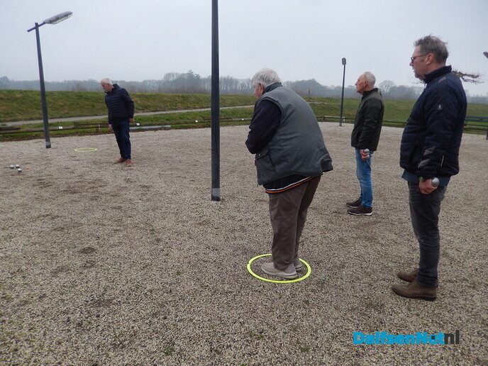 Ballen gooien, ze genieten er wel van, maar hoe lang daar nog - Foto: Willy