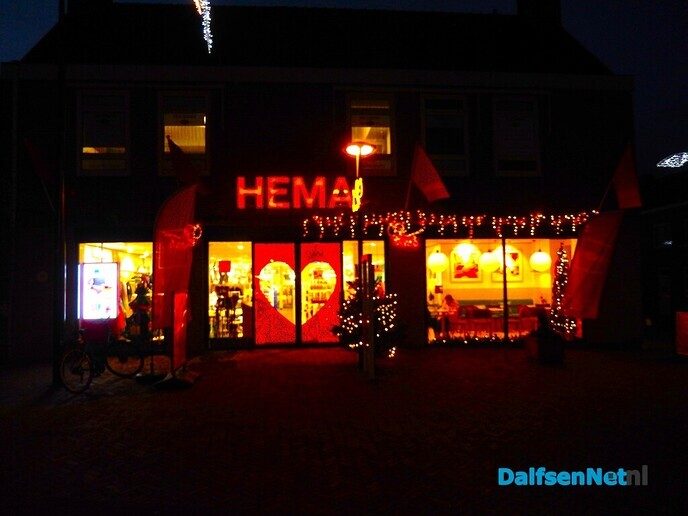 Centrum van Dalfsen helemaal in winterse sfeer - Foto: Willy