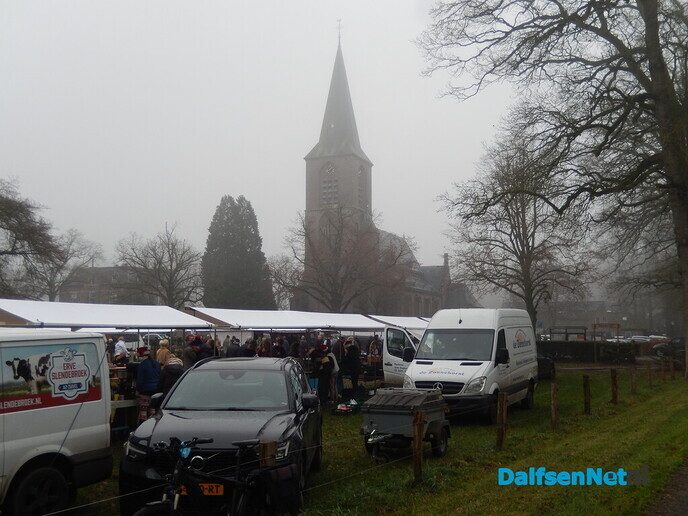 Wat een gezellige sfeer op de ”kerstmarkt” in Vilsteren - Foto: Willy