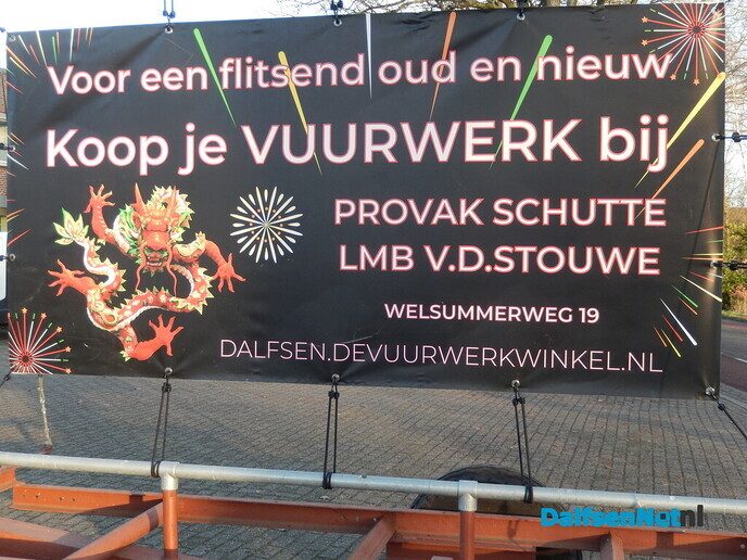 Het gaat goed met de vuurwerkhandel - Foto: Willy