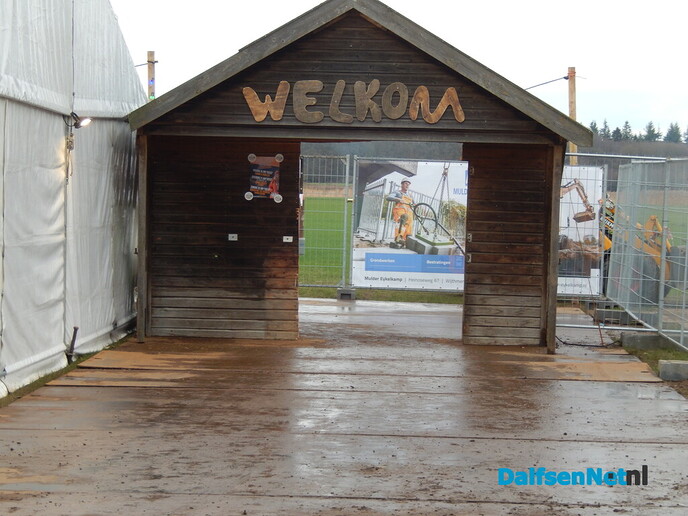 Carbid schieten, het was wel een beetje zoeken - Foto: Willy