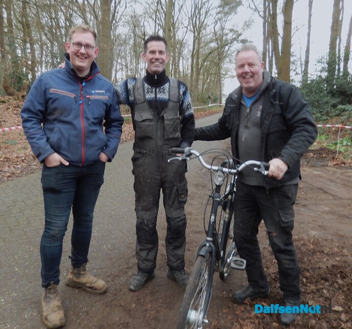 Carbid schieten, het was wel een beetje zoeken - Foto: Willy