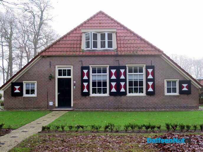 Even een korte wandeling over de Mataram - Foto: Wim