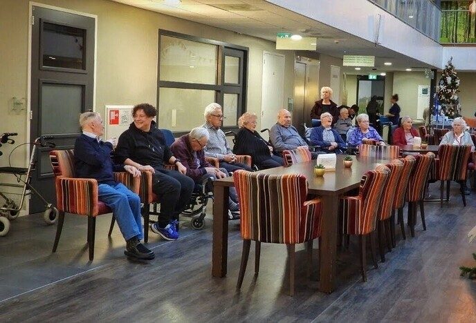 Bewoners van de Hulstkampen genoten - Foto: Femmie Smink