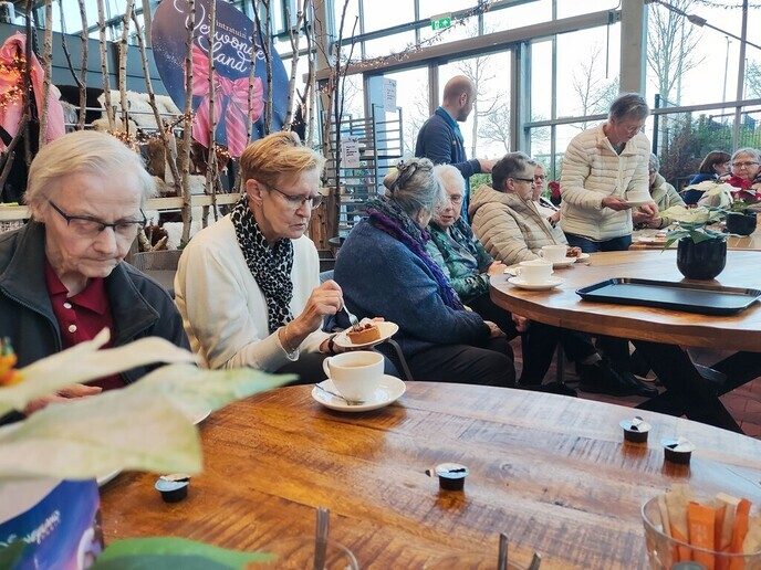 Kerstshoppen met de Zonnebloem naar Intratuin - Foto: Ingezonden foto